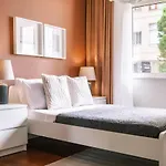 Spacious Flat 3 Min To Coast And Bagdat Avenue