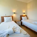 Gece Guenduez Otel