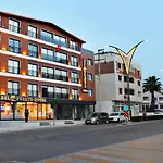 Del Puerto Hotel