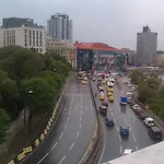 Istiklal Caddesi Ve Taksim Yuerueyerek 1 Dakika.