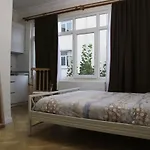 Beautiful 2Br And 2Toilet Balcony Apt Near Hilton Hotel #4