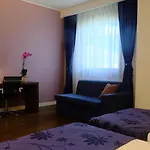 Fez Inn Hotel