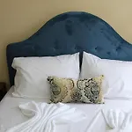 Estampolis Hotel