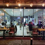 Bereket Traveler Hotel