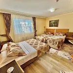Grand Papirus Hotel