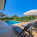 Villa Lotus/ Oeluedeniz Isitmali Kapali Havuzlu