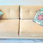 Fully Renovated Modern Apartment