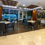 Ramada Encore Istanbul Kartal