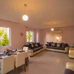 Fethiye Oeluedenizde Genis Bahce Oezel Havuzlu Villa Royal 11