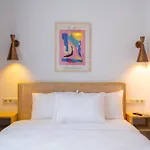 Mayer Tomtom Park Suites