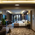 Tonight Hotel Port