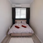 Merkuri Apart