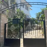 Gemuetliche Villa Mit Pool, Extravagant, Luxurioes