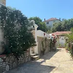 Gemuetliche Villa Mit Pool, Extravagant, Luxurioes