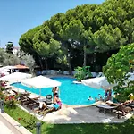 Risus Garden Marina Hotel