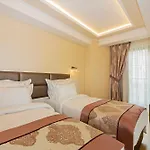 Grand Naki Hotel