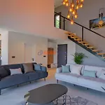 Pera Villa