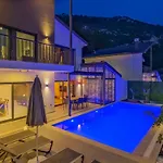 Pera Villa