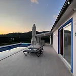 Villa Cempark Ortaca'Da Havuzlu Muestakil Korunakli