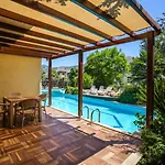 Villa Oezguer