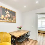 Bright Apart Hotel