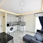 Lamira Apart Holiday&Guest House