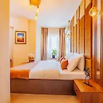 Ali Khan Hotel