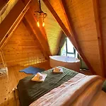 Moni Suit Bungalov
