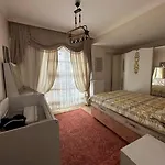 شقة باطلالة على البحر
