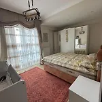 شقة باطلالة على البحر
