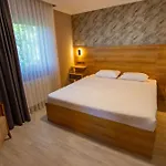 Green Palace Suite Hotel