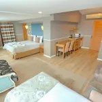 Tashkonak Studio Suites