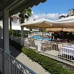 Hawaii Hotel