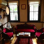 Naz Wooden House Inn