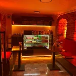 Golden Arrow Old City Hotel