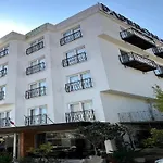 Paperon Hotel