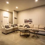 Villa Venues; Oezel Havuzu Villa