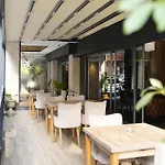 Eniza Hotel