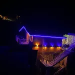 Sisorti Sueit Bungalov