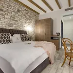Alachi Hotel