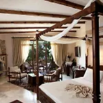 Mandarin & Mango Boutique Hotel