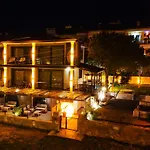 Select Cunda Guest House - Sea View With Garden 2 Bedroom Apartment At Cunda Island