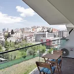 Sleek City Apartment With Premium Amenities