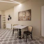 The Stylish Townhouse - City Center