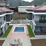 Alaca Konaklari Villa Rize / 5 Bedrooms / Swimming Pool / 3X Airconditioning