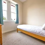 Towennan - Four Bedroomed Apartment In Quiet Seaside Village.