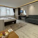 Blue Mansion Hotel & Flats