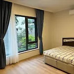 Denize Sifir Bahce Icinde Villa