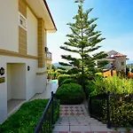 Villa Arokarya