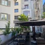 Blue Gilroy Hotel